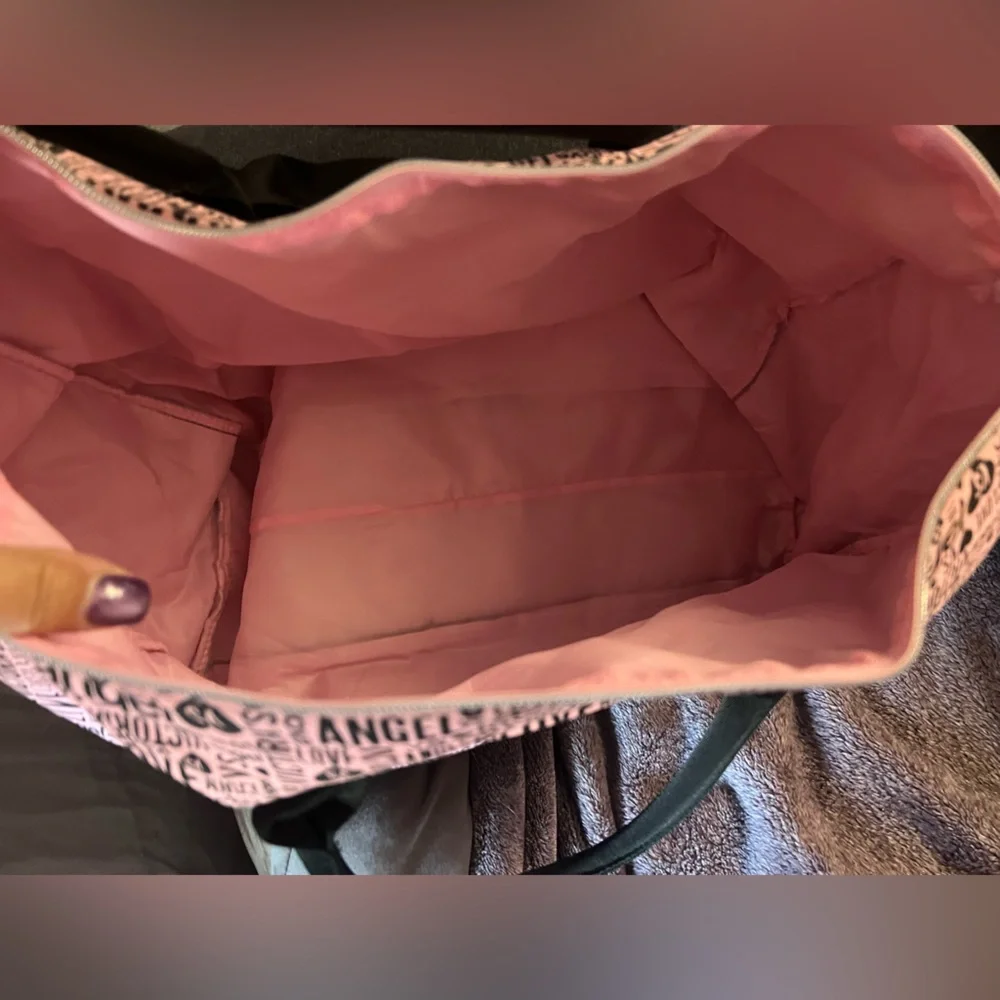 Victoria's Secret Black and Pink Travel Bag - Picture 2 of 3